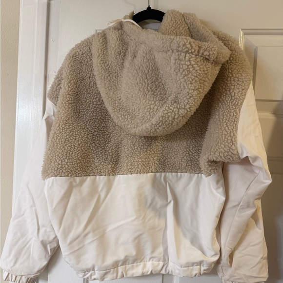 Abercrombie Hooded Sherpa Jacket Size Medium - Picture 2 of 3
